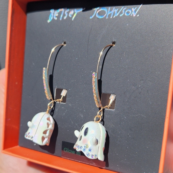 NWT Betsey Johnson Ghost & Spider Web Drop Mismatch Earrings - Picture 9 of 12